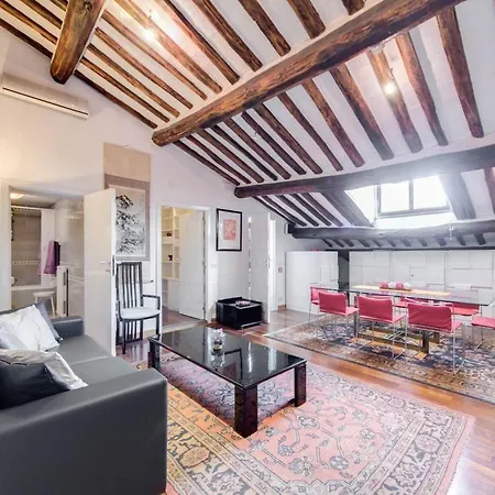 Piazza Del Parlamento 3 *